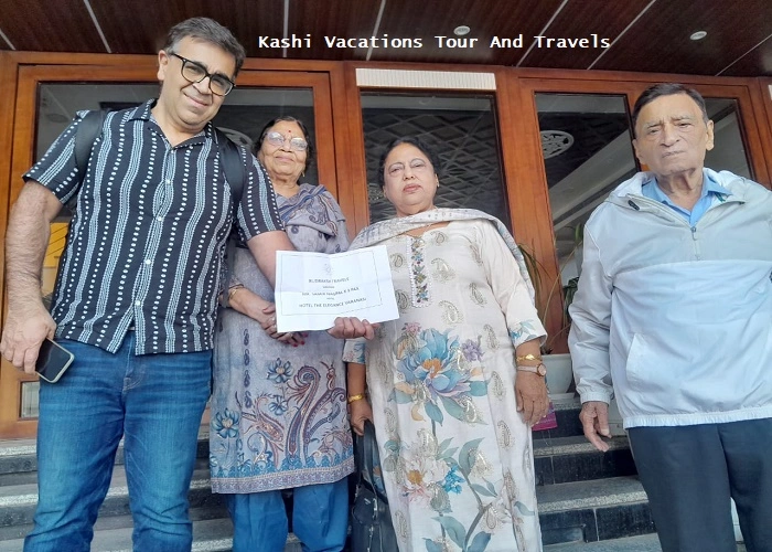 USA-NRI-guest-visit-ayodhya-varanasi-by-kashi-vacations