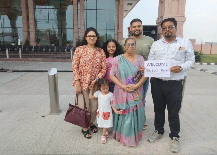 ahmedabad-guest-visit-ayodhya-prayagraj-varanasi-by-kashi-vacations