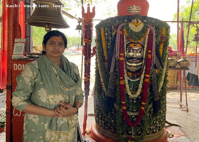 solo-lady-guest-visit-varanasi-by-kashi-vacations