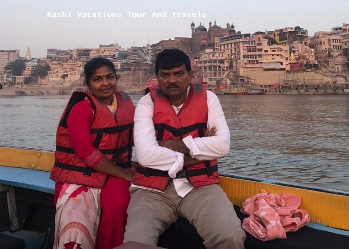 south-indian-guest-visit-varanasi-boat-and-by-kashi-vacations
